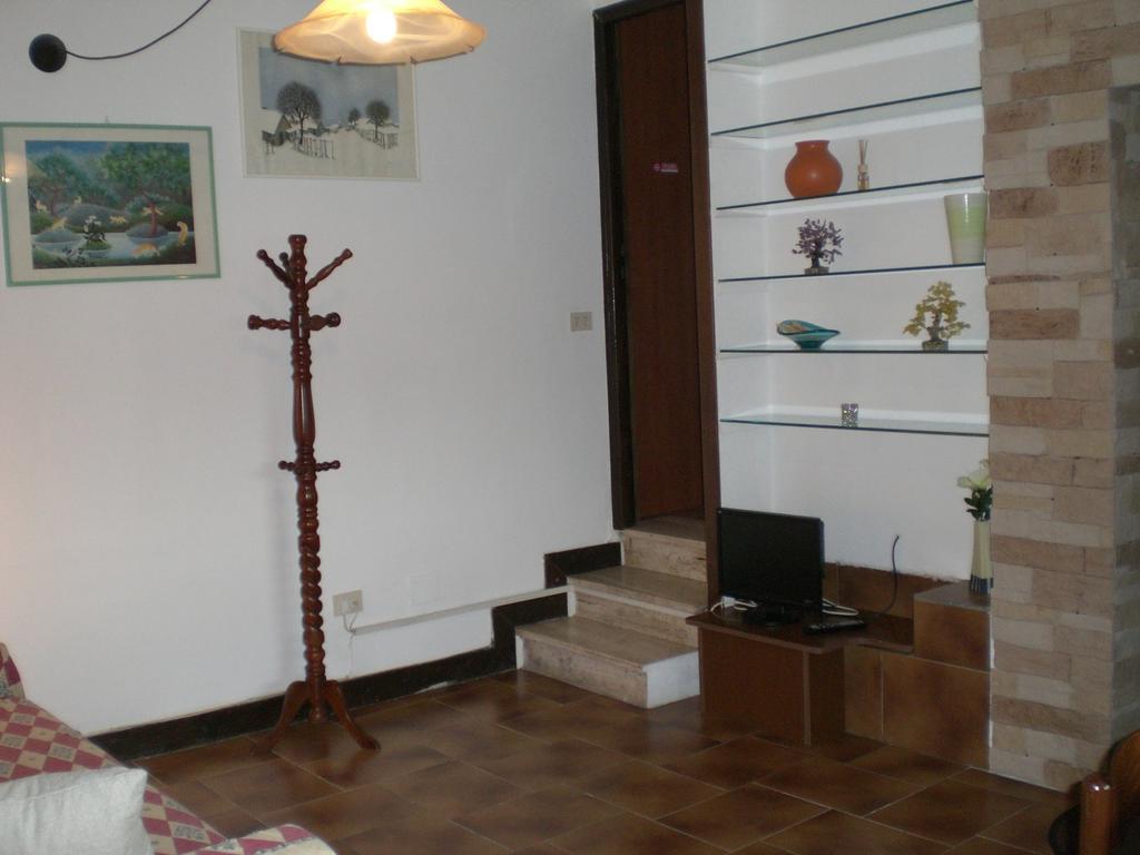 Villa Di Christian E Michelle Рим Номер фото