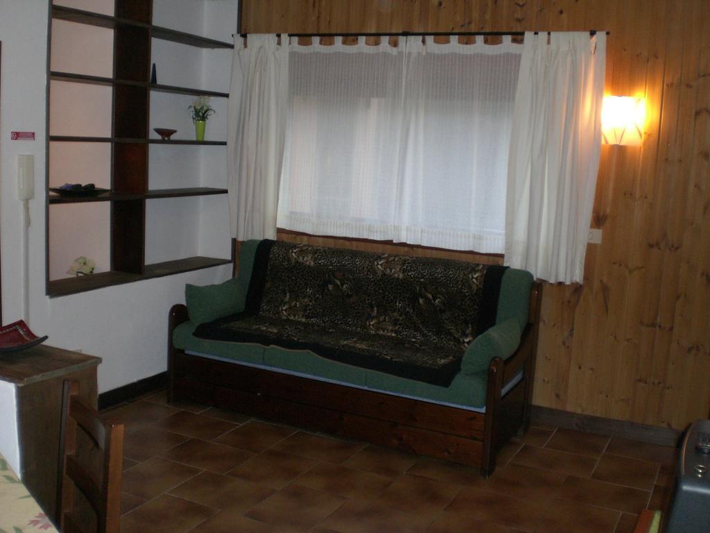 Villa Di Christian E Michelle Рим Номер фото